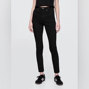 NWOT GAP High Rise True Skinny Jeans